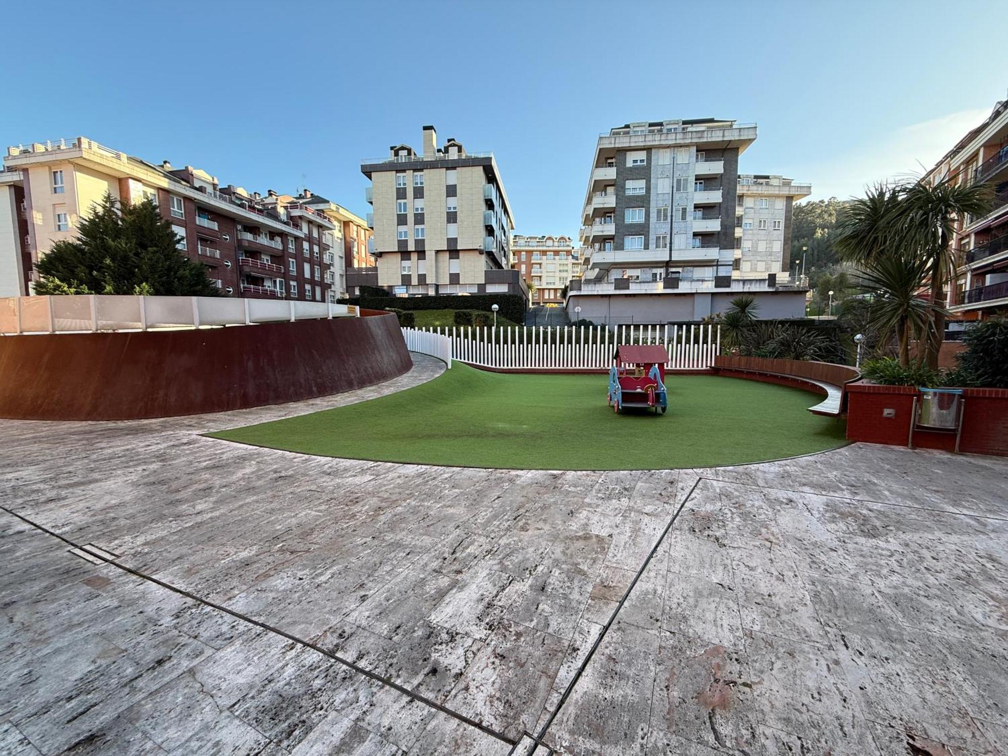 Castro Holidays - Centrico Piscina Urbanizacion Garaje Gratis カストロ・ウルディアレス エクステリア 写真